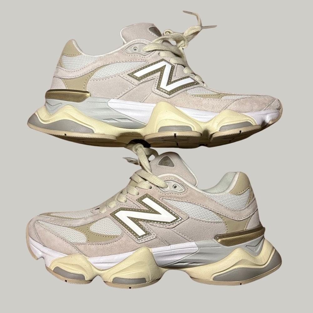 New Balance Women's Cream White Tan Layered Running Sneakers